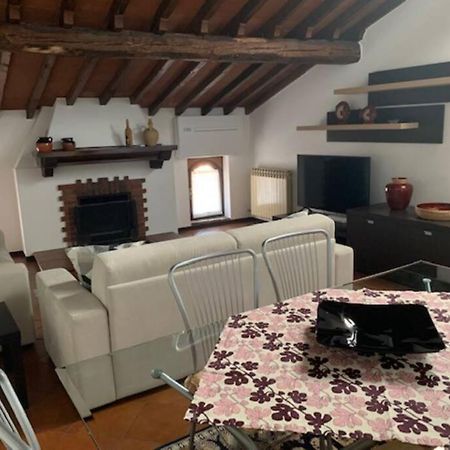 Daisy House: Nice Attic In The Historical Center سالو المظهر الخارجي الصورة