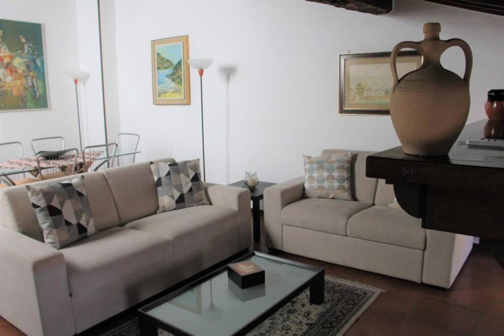 Daisy House: Nice Attic In The Historical Center سالو المظهر الخارجي الصورة