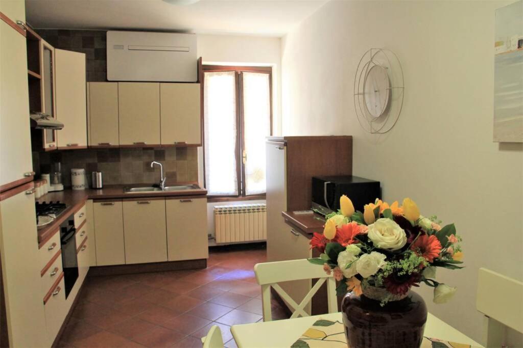 Daisy House: Nice Attic In The Historical Center سالو المظهر الخارجي الصورة