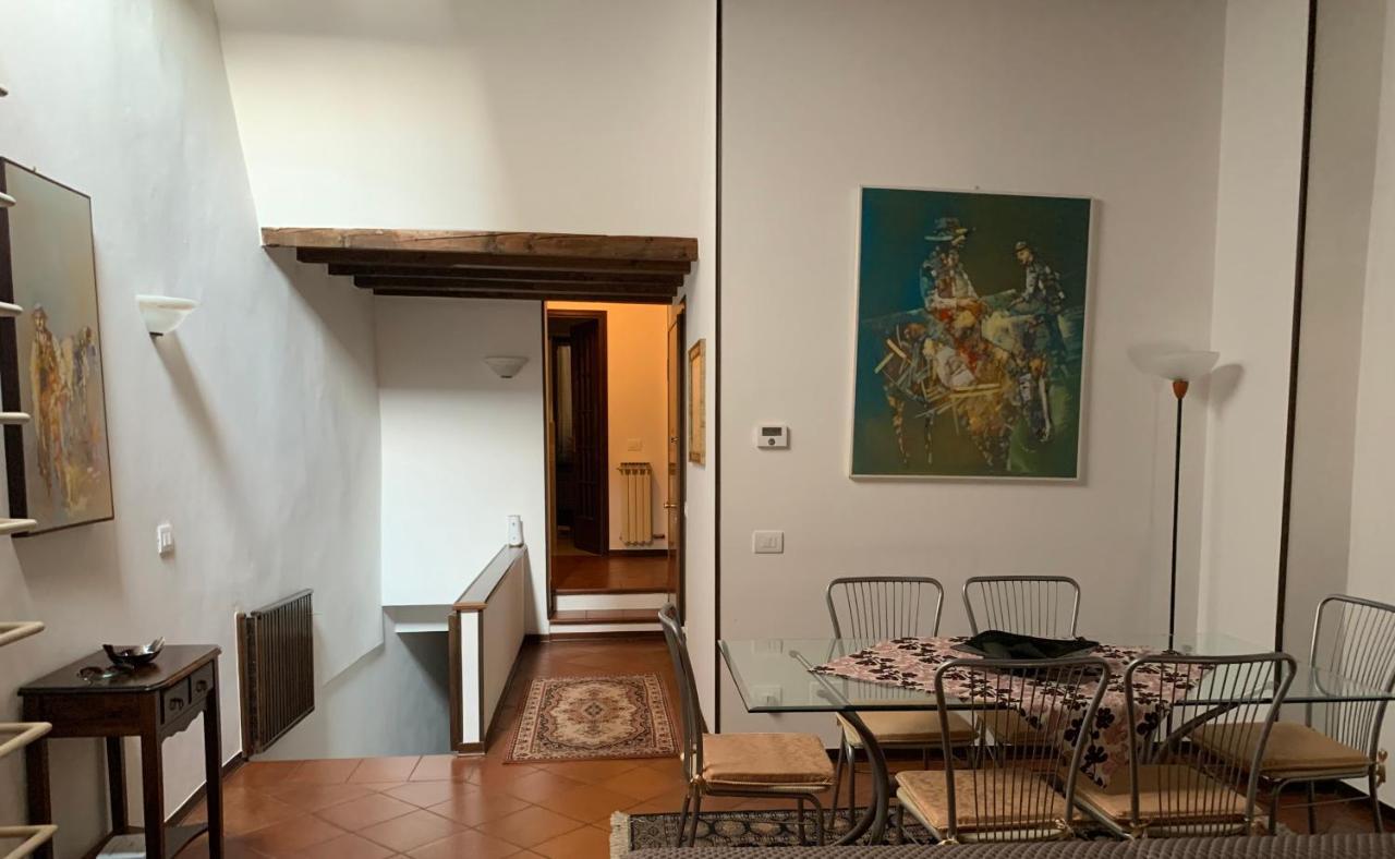 Daisy House: Nice Attic In The Historical Center سالو المظهر الخارجي الصورة